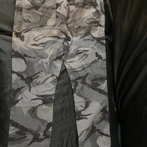 Gray camo Wrangler slim joggers